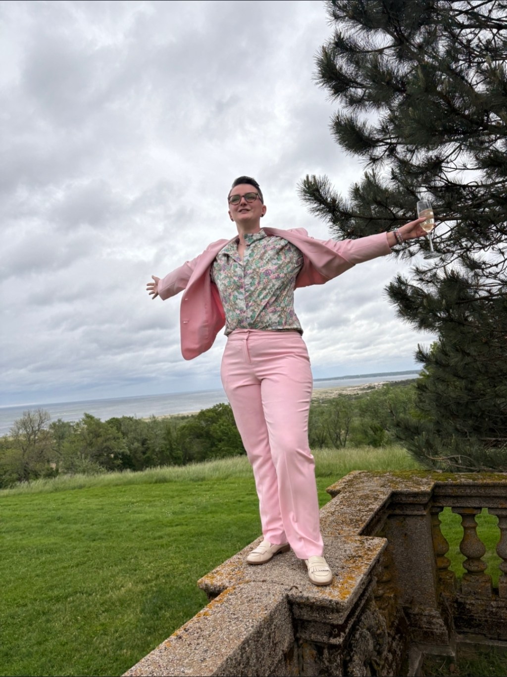 Monday is a Holiday, Come Hang&nbsp;Out